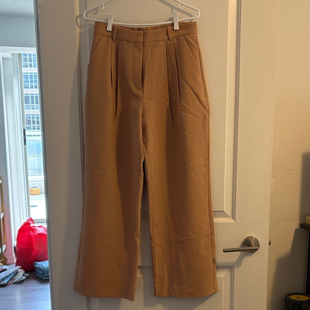 Abercrombie Women’s Dress Pants, Peach, Sz 30 Short , Curve Love 
Never worn